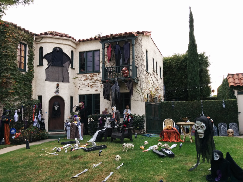 Illustration for article titled Halloween Decorations